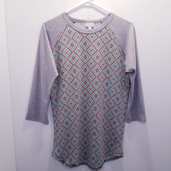 Lularoe Randy Size Small Top Shirt Tunic Gray Diamond Ragland Tee LLR - Picture 2 of 7